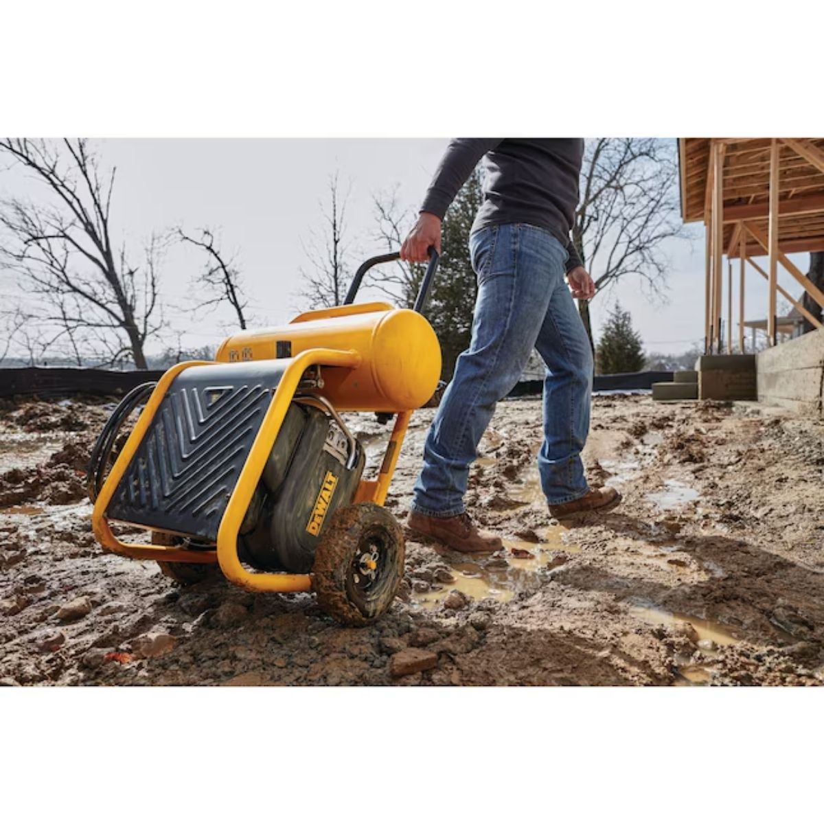 Compresor de aire eléctrico portátil horizontal de 4.5 galones y 225 PSI Dewalt D55146