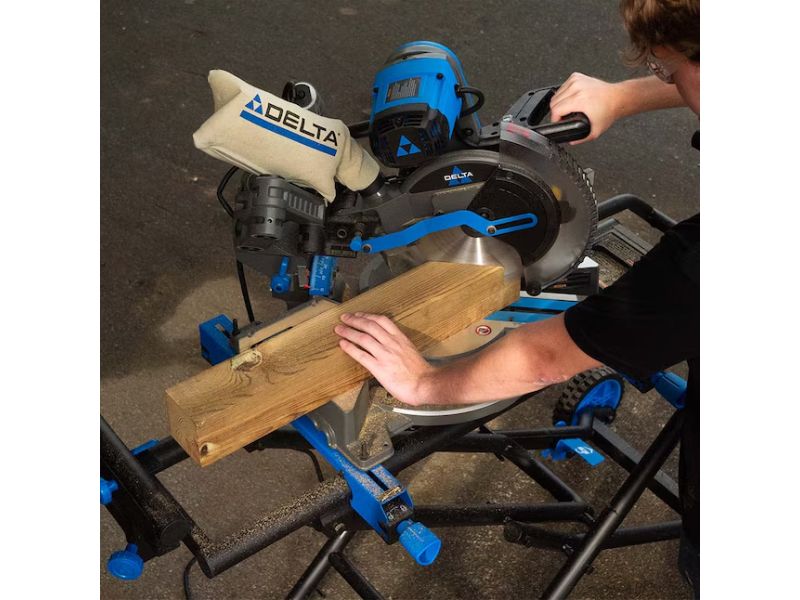 Sierra ingletadora compuesta de doble bisel de 10" Delta Cruzer 26-2310