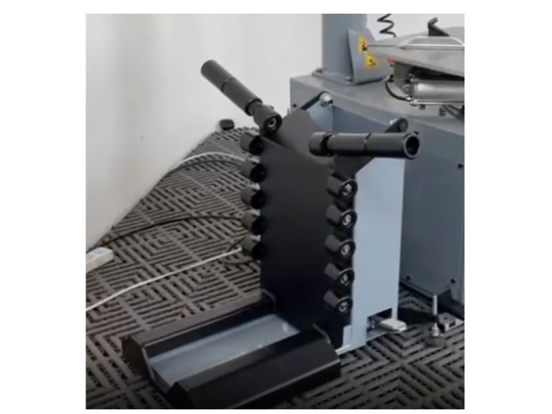 Elevador neumatico para cambio de llantas hasta 70 kgs Rebar Tech