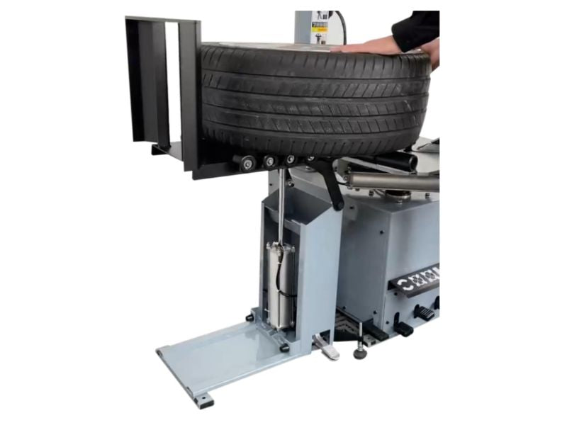 Elevador neumatico para cambio de llantas hasta 70 kgs Rebar Tech
