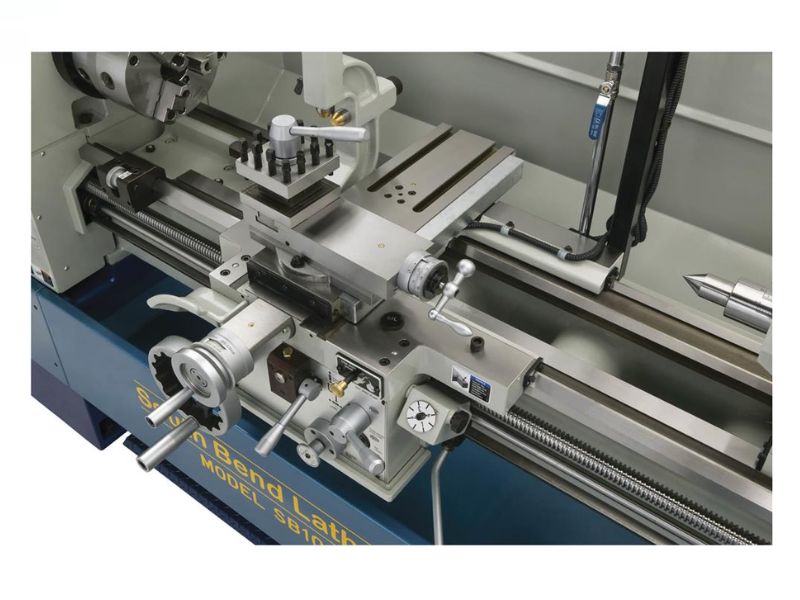 Torno para metal de 14" x 40" con velocidad variable electrónica y visualizador digital de posición FAGOR SB1012F
