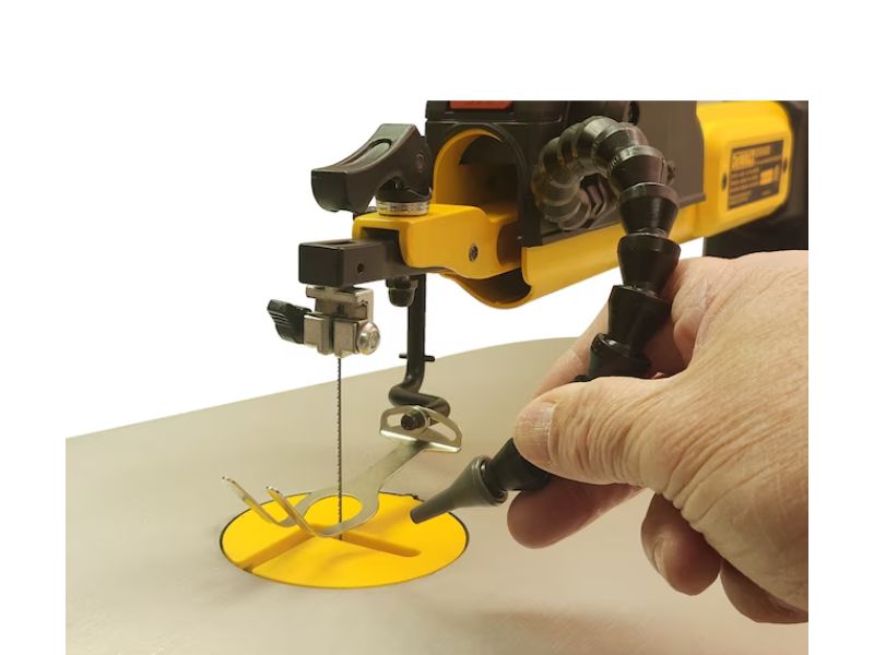 Sierra caladora de banco de 18" con velocidad variable Dewalt DXVS4502