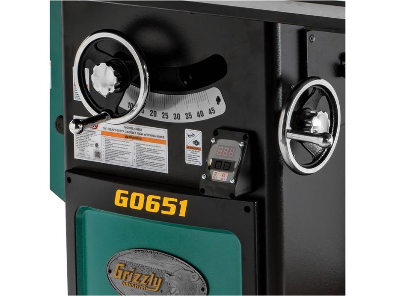 Sierra de mesa de gabinete tipo escuadradora de servicio pesado de 10" y 3 HP 220V Grizzly G0651