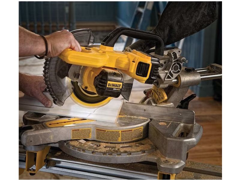 Sierra de inglete de 7-1/4" inhalambrica 20V un solo bisel dewalt DCS361B