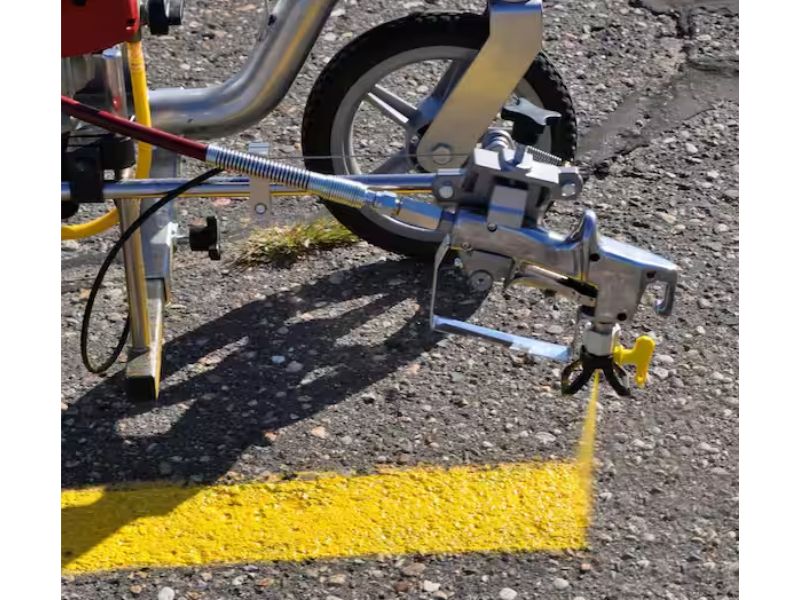 Maquina pulverizadora de pintura para trazar lineas a gasolina Titan PowrLiner 850