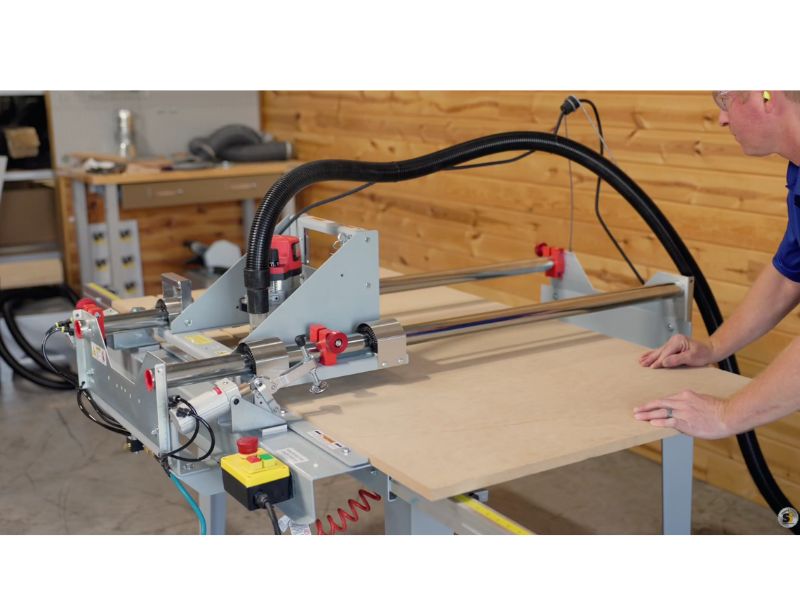 Router de mesa horizontal para ranuras de paneles 3-1/4 HP Safety Speed TR2 T33607