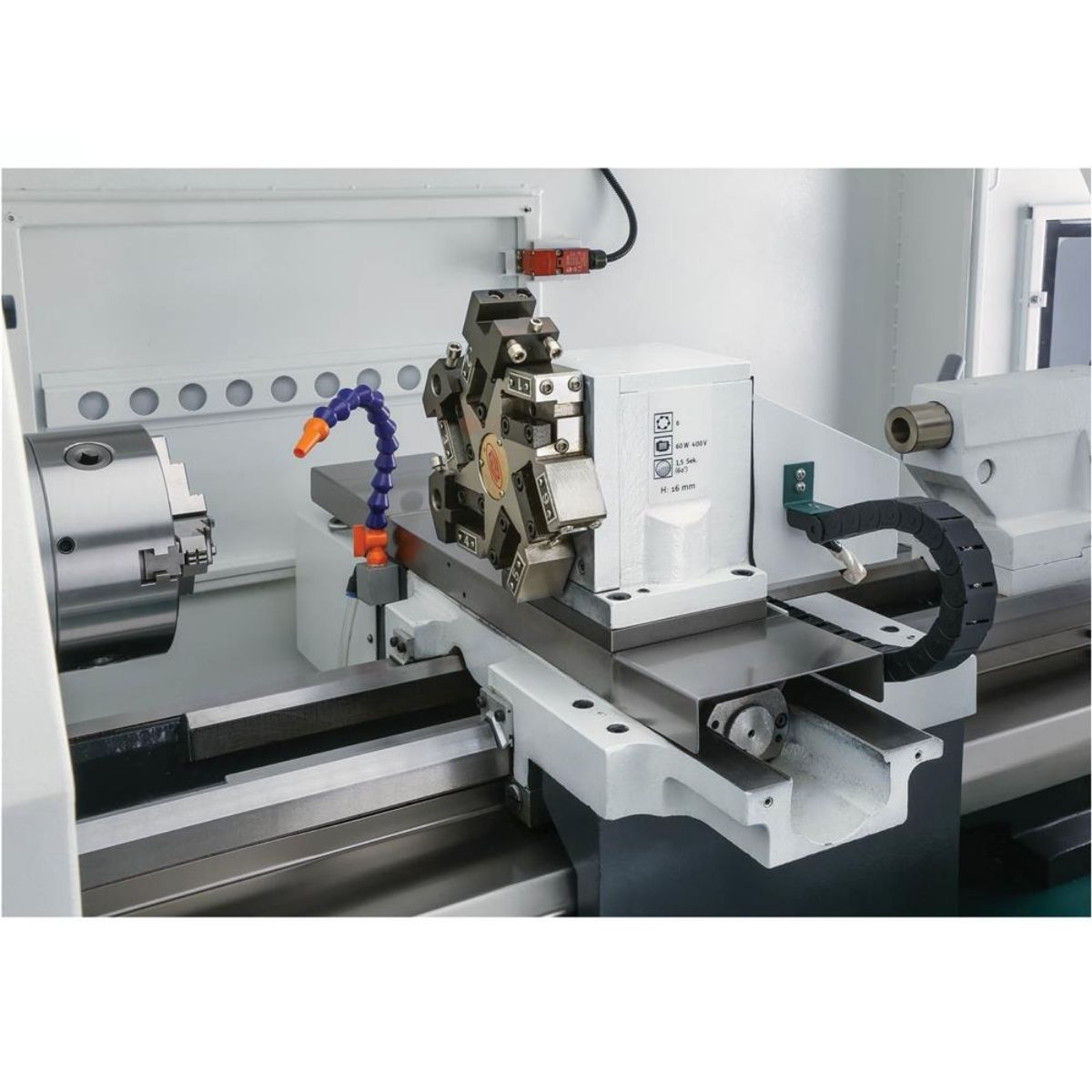 Torno CNC de 13" con cambiador automático de herramientas Grizzly G0884
